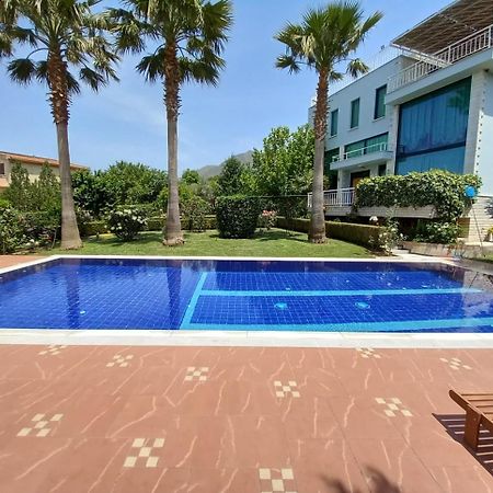 Family Beach Swimming Pool Villa Luanit Tragjas Екстер'єр фото
