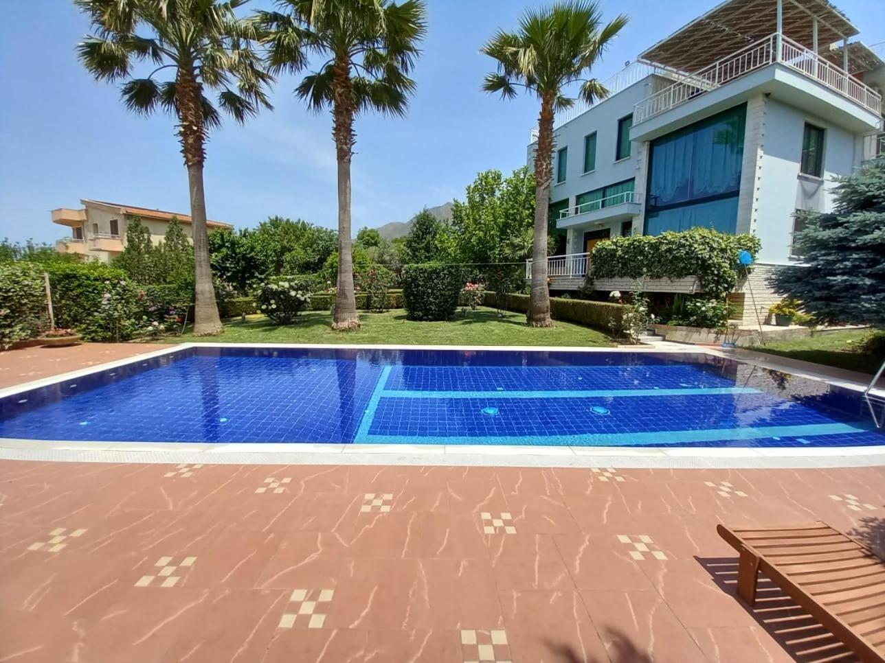 Family Beach Swimming Pool Villa Luanit Tragjas Екстер'єр фото